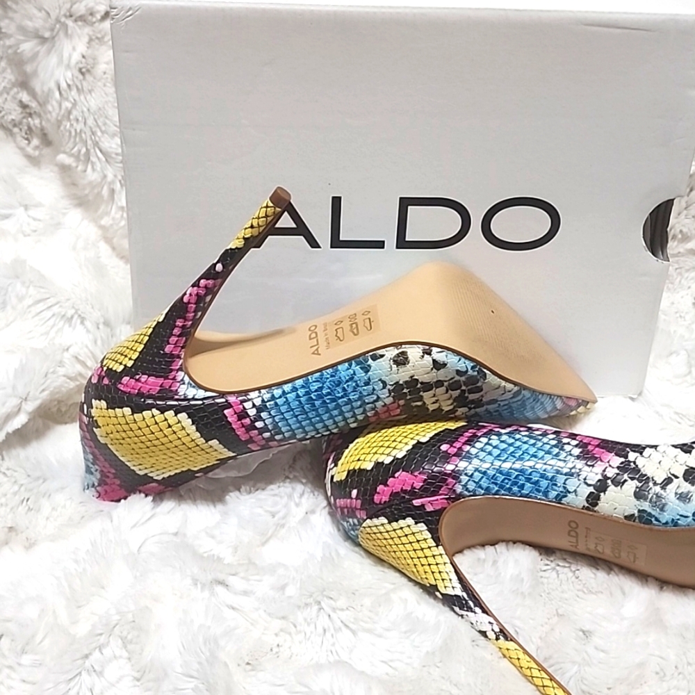 Size 9 - Multi-Colored Snake Print Heels - Picture 2 of 3